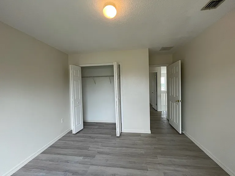 201 Kensington Dr — Photo 55