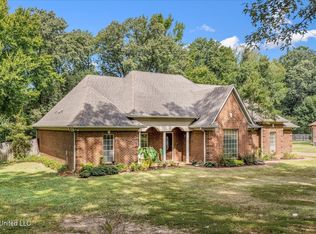 7015 Stanley Dr, Olive Branch, MS 38654