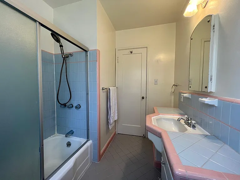 3249 Rowena Ave #3 — Photo 32