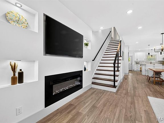 5th image of 1224 Kraft St