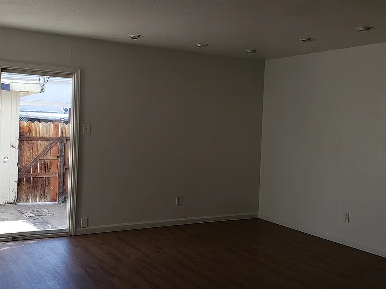 150 Smithridge Park — Photo 5