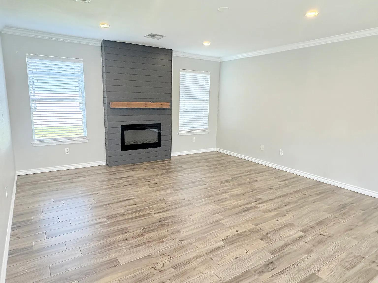 4 bed, 2126 sqft, $2,200 — Photo 4
