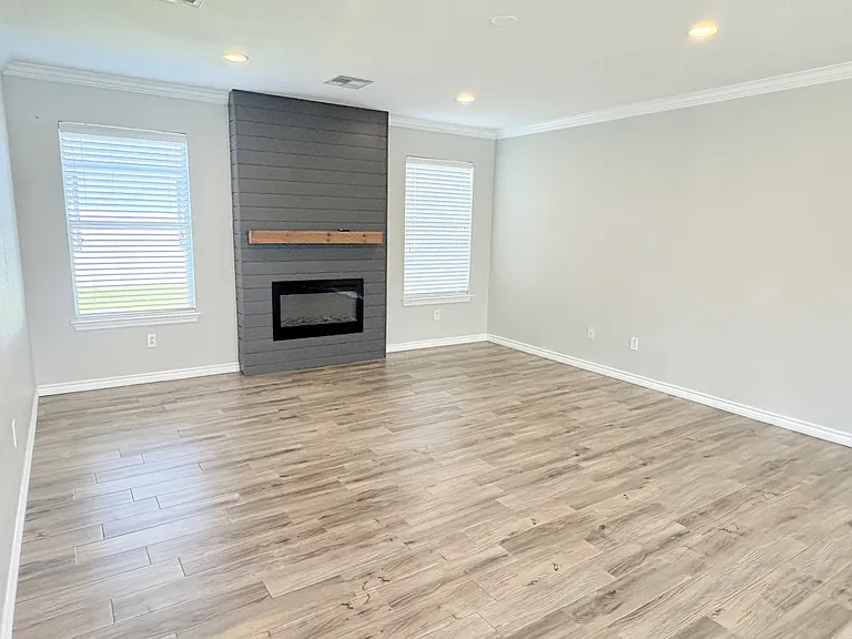 104 Meadow Lark Ln — Photo 4