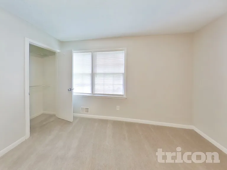 887 Sheppard Way — Photo 11