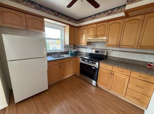 (Undisclosed Address), Lindenhurst, NY 11757