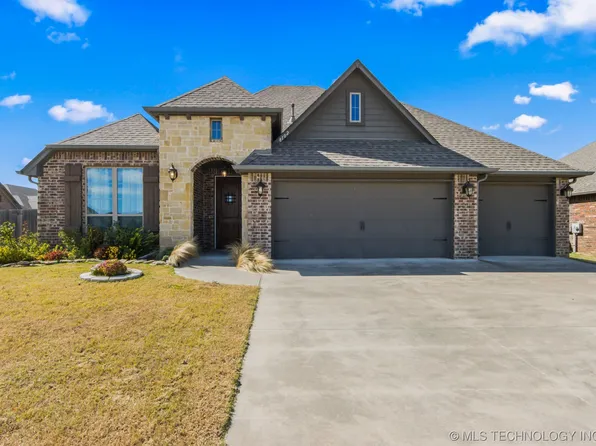 8102 N 76th East Ave, Owasso, OK 74055