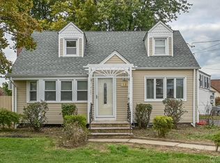 12 Cedar Ave, Middlesex, NJ 08846