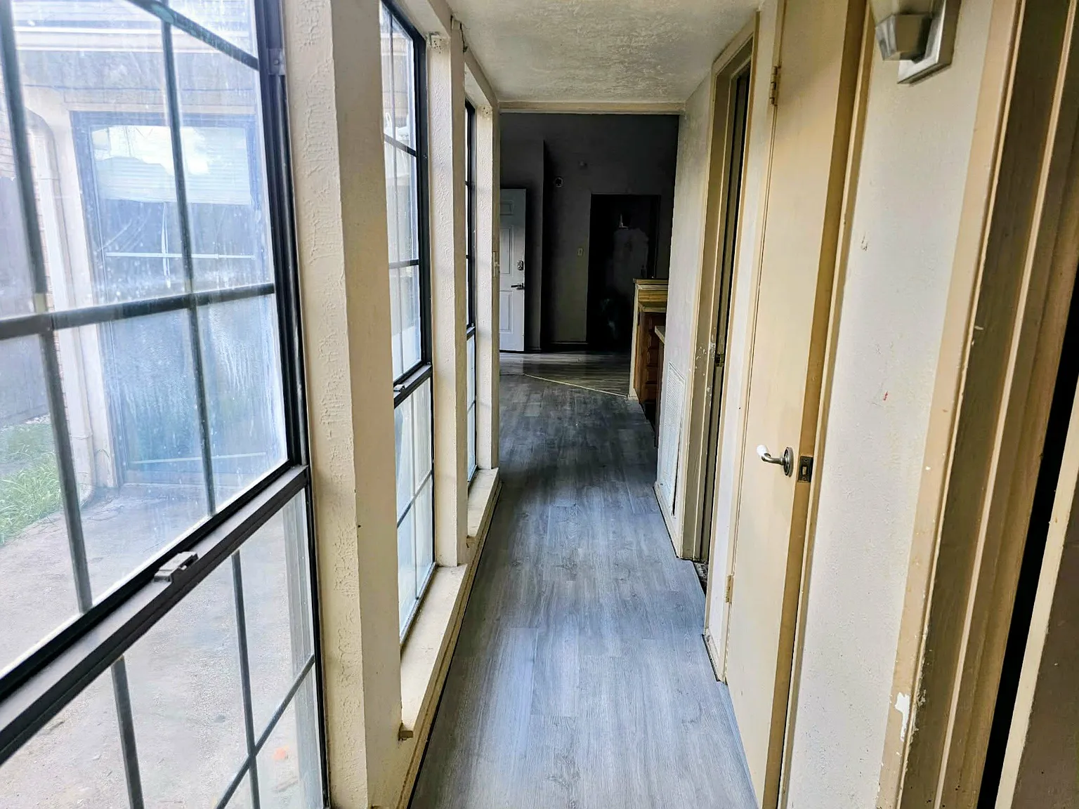 3 bed, 1800 sqft, $1,899 — Photo 2
