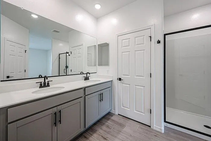 5633 W McNeil St — Photo 27