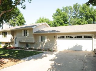 200 Douglas Dr, Baltic, SD 57003