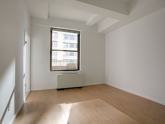 5th image of 75 West St APT 14K