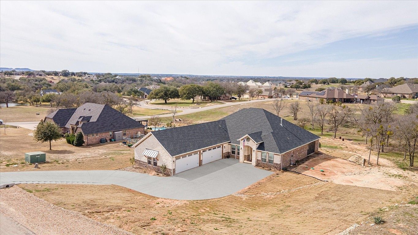 1204 Bentwater Pkwy, Granbury, TX 76049 Zillow