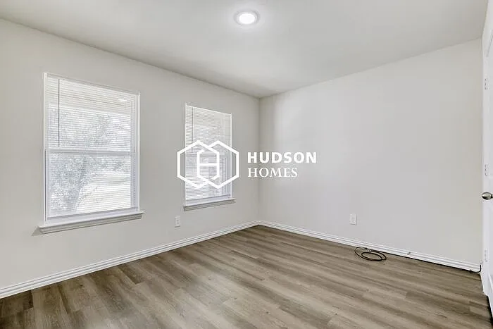 161 Westview Dr — Photo 8