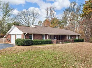 450 Indian Creek Rd, Spartanburg, SC 29302