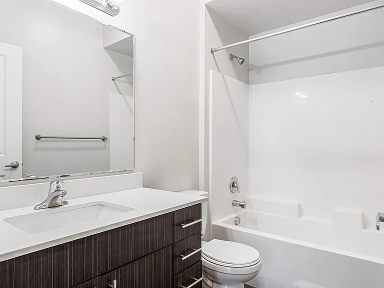 Quail Point Apartments — Photo 13