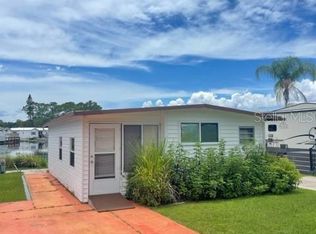 7 Pine Dr, Osteen, FL 32764
