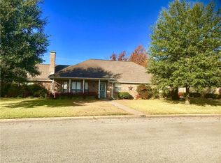 2123 Pecan St, Bonham, TX 75418