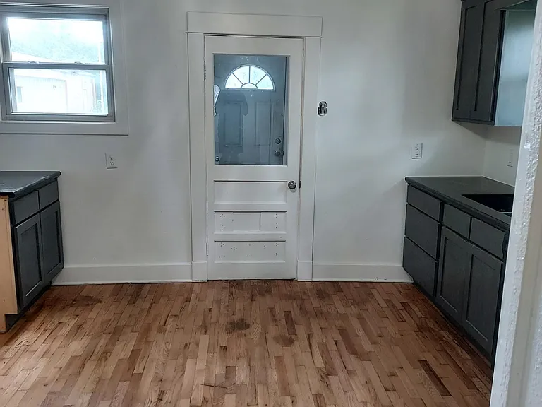 403 S Somerset St — Photo 14