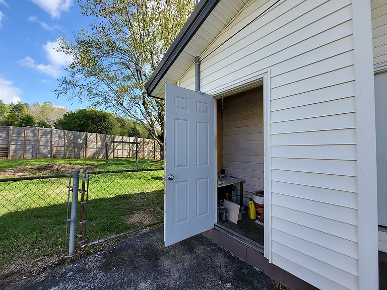305 Smoky View Rd — Photo 10