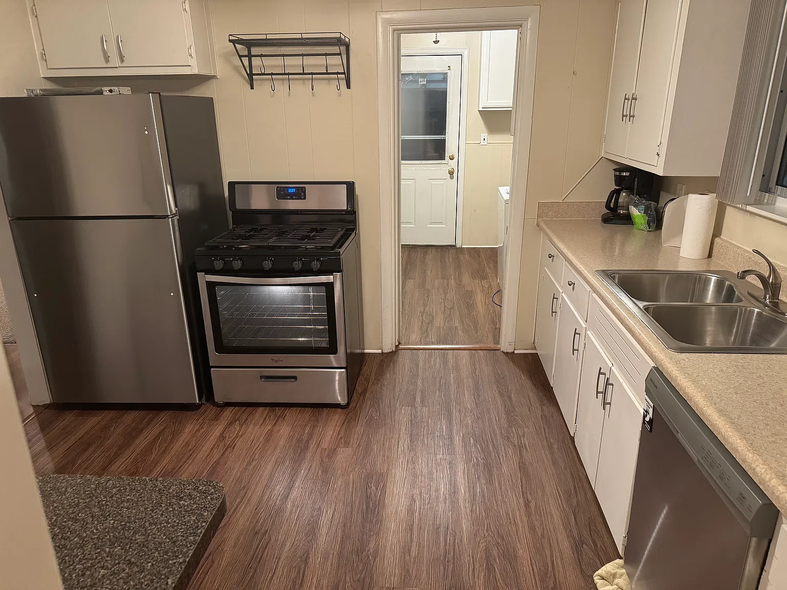 3 bed, 1472 sqft, $1,750 — Photo 2