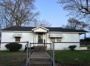 206 Dowdle St, Millport, AL 35576