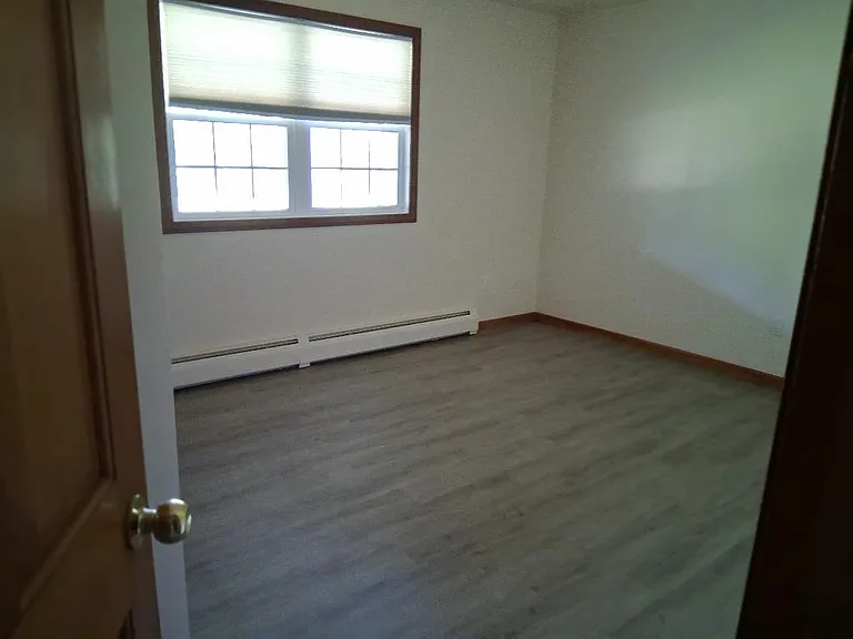 718 Forest Rd — Photo 10