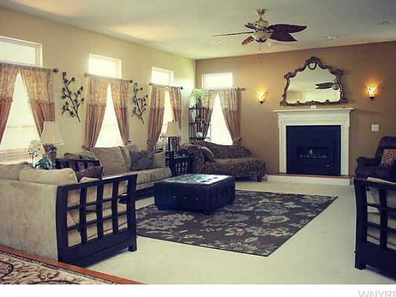 3rd image of 96 Graystone Ln