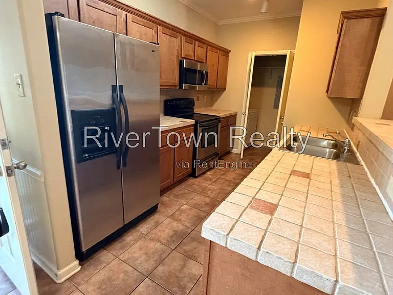 645 Gookin Pl #201 — Photo 2