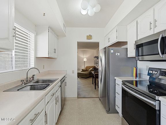 3rd image of 305 N Calle De Las Profetas