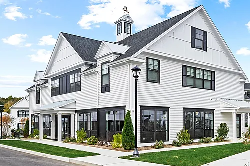 Star Deluxe Branford Photo 1