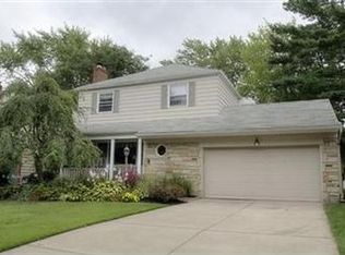 1303 Clearview Rd, Lyndhurst, OH 44124