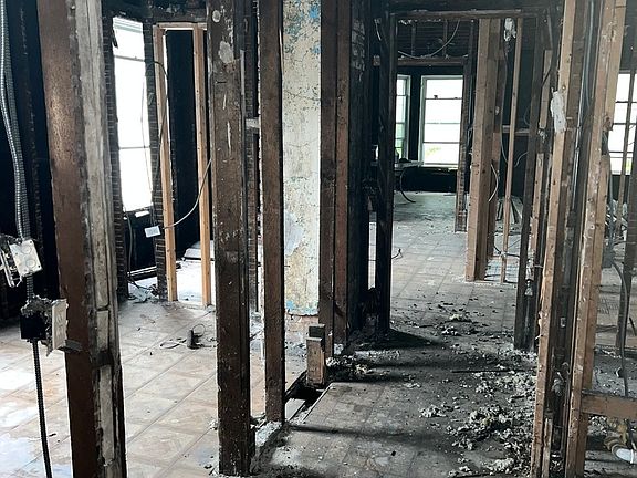 5th image of 6321 S Rhodes Ave