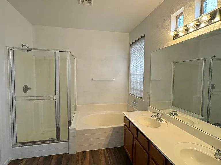 1886 E Don Carlos Ave #156 — Photo 15