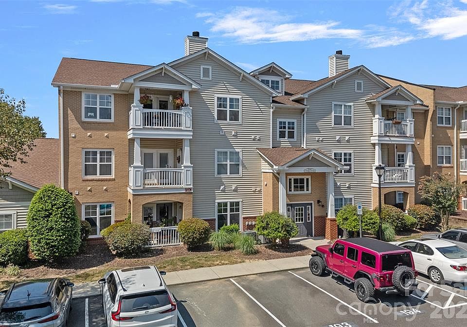 1st image of 16423 Golden River Ln