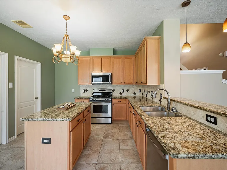 2931 Silver Landing Ln — Photo 16