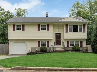20 Honeyman Dr, Flemington, NJ 08822
