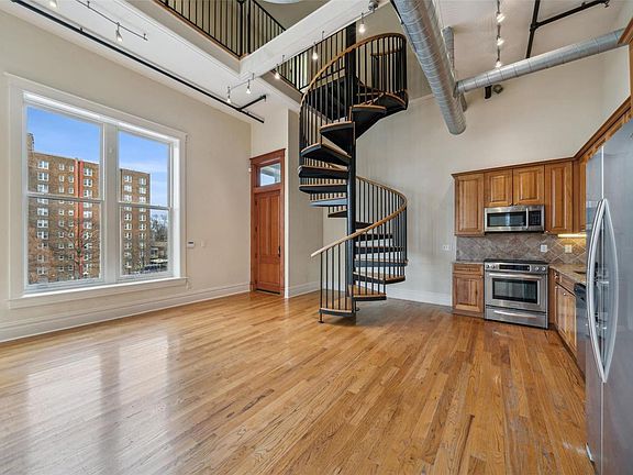 4th image of 2800 S Grand Blvd APT 301