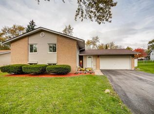 6629 Westmoreland Dr, Woodridge, IL 60517