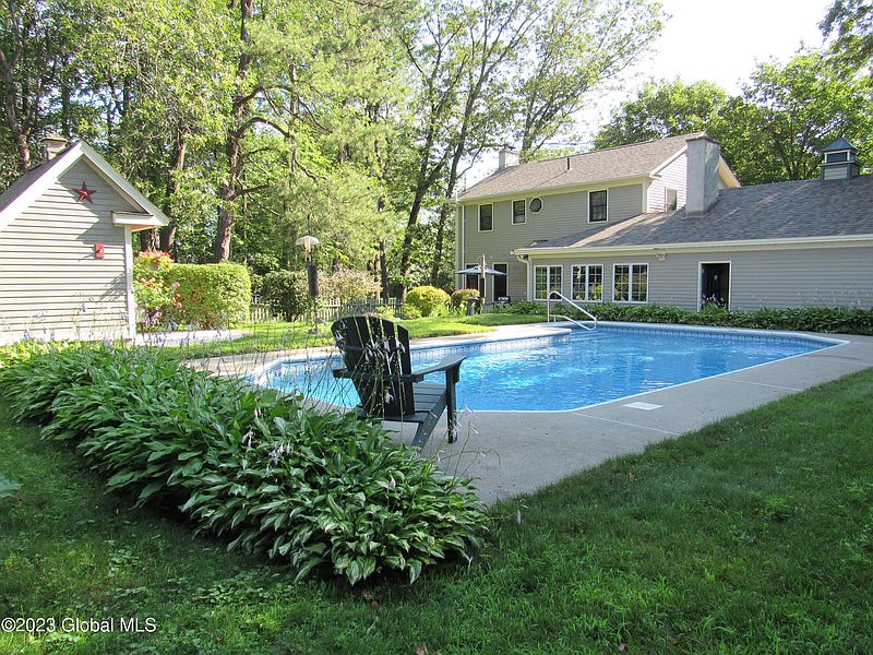 4th image of 20 Washburn Drive