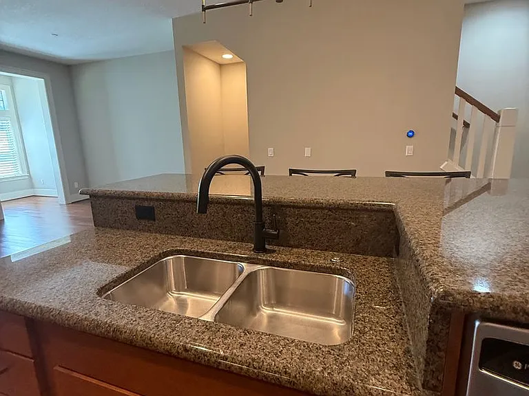 10108 SW Morrison St #10108 — Photo 11