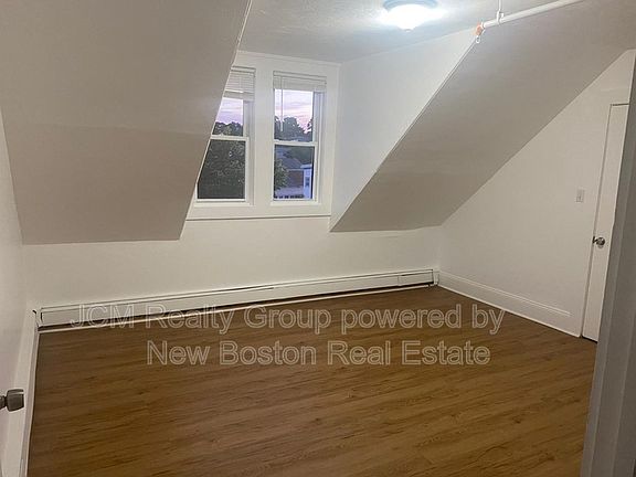 4th image of 133 Chestnut St
