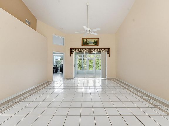 4th image of 1578 SW Harbour Isles Circle #72