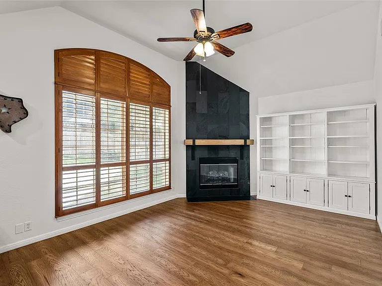3901 Caney Creek Rd — Photo 4
