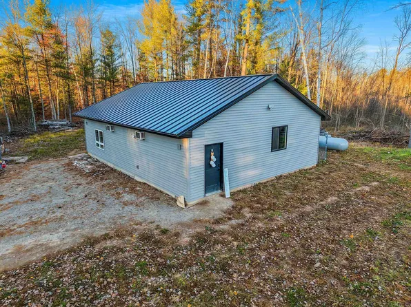 3760 Early Ln, Abrams, WI 54101