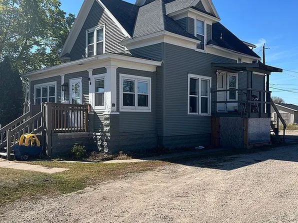 215 N 3rd St, Brainerd, MN 56401