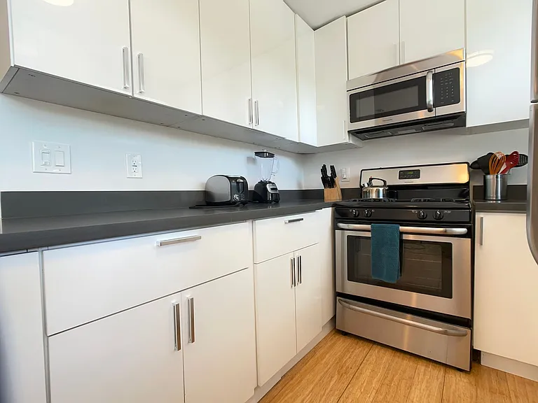 683 Live Oak Ave — Photo 10