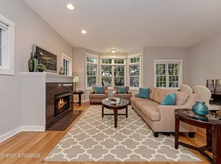 1909 W Grace St, Chicago, IL 60613