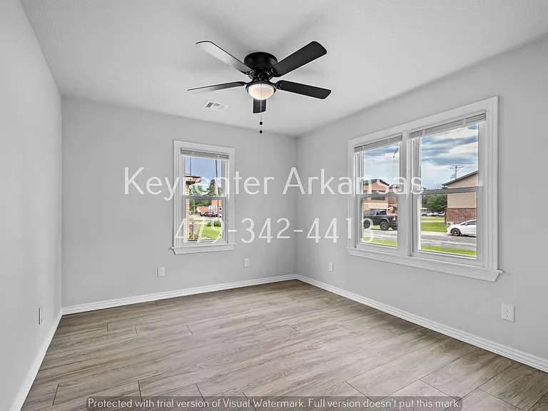 305 S Little Ave — Photo 19