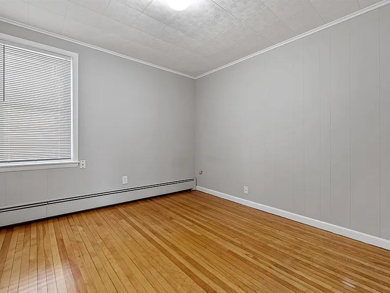 8 Bedford Ave #1 — Photo 12