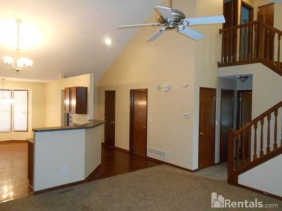 3rd image of 233 Niatross Pl